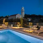 Summertime Villa *